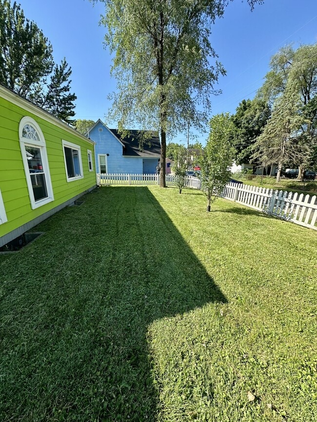 Photo - 129 W 3rd St