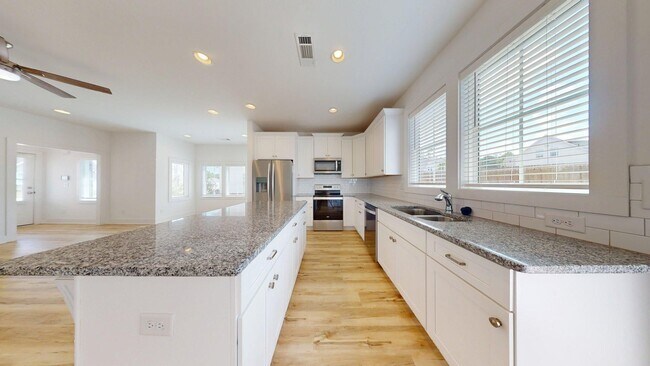 577 Piper Ave