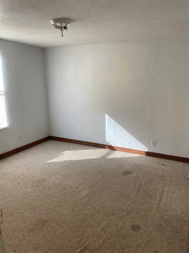 Photo - 2000 Redwine Ave