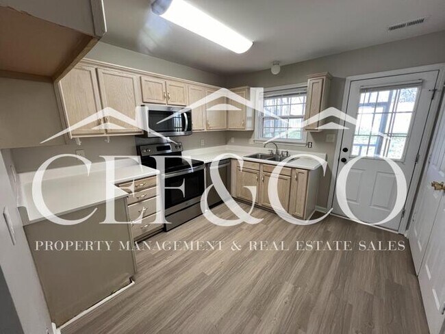 Photo - Lovely 3 bedroom 2.5 bath home located in Boiling Springs avaialable!