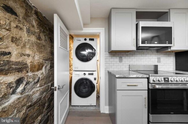 Photo - 33 Letitia St Unit 308