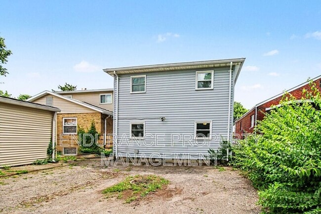 Building Photo - 1932 Truitt Ave Unit #2