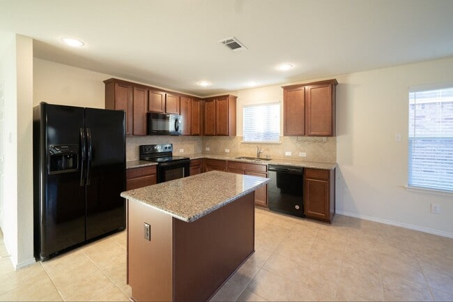 Photo - 140 Waxberry Dr
