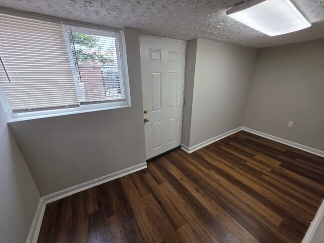 Building Photo - 6228 Georgia Ave NW Unit 3