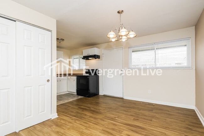 Photo - 4415 Kitridge Rd