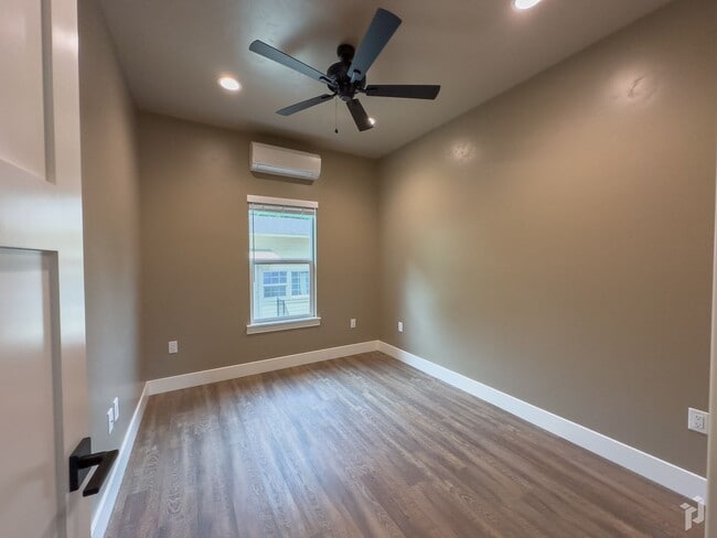 Photo - 555 E 4th St Unit 421-1