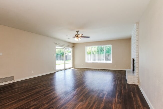 Photo - 7710 N 7th Ave