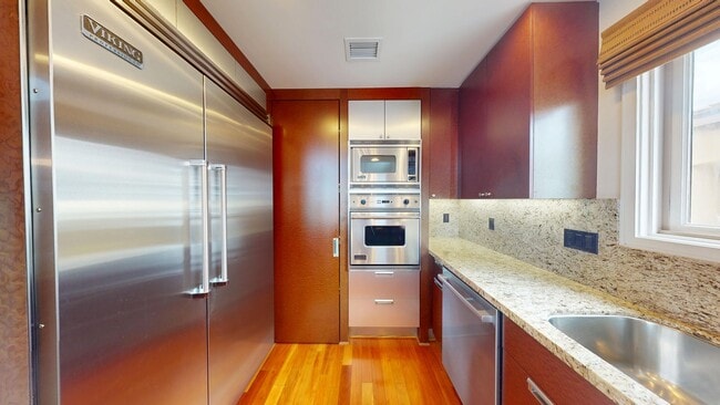 Photo - Luxurious Condominium | Rooftop Deck with Bay and Downtown Views Unit 306
