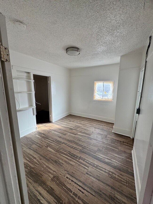 Photo - 3424 Winter St