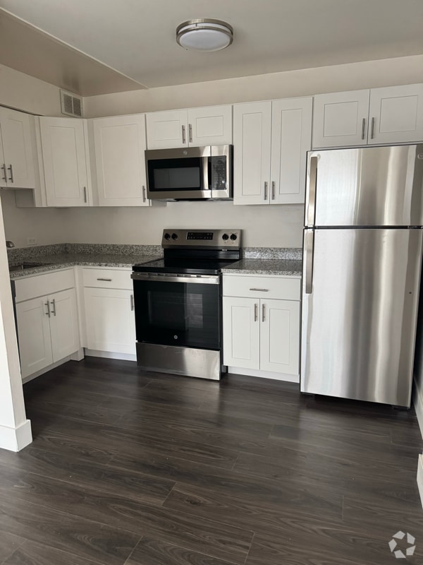Building Photo - 1560 N Prospect Ave Rental