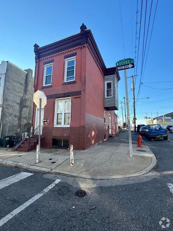 Building Photo - 1770 N Dover St Rental