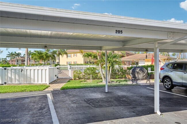 Photo - 360 Charlemagne Blvd Unidad D205