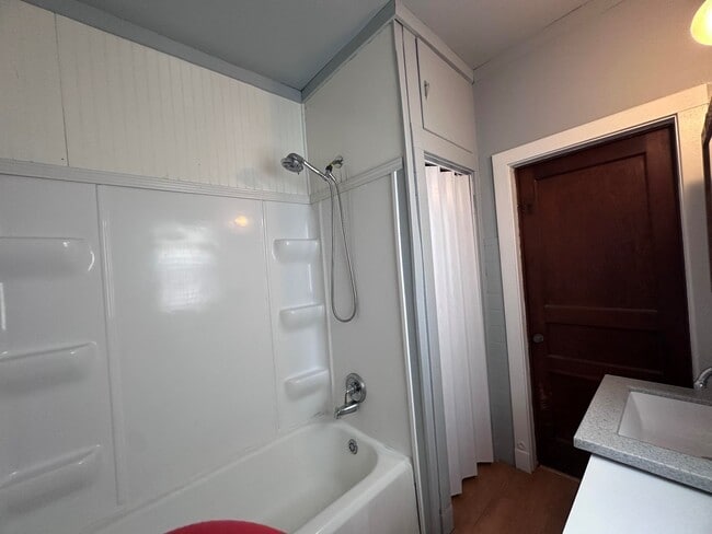 Photo - 101 Buchanan-