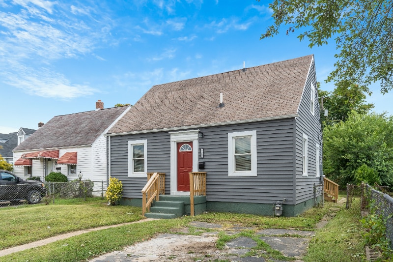 Photo - 127 Oak St