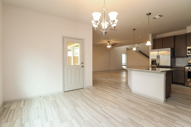 Photo - 7923 Fijian Cypress Dr