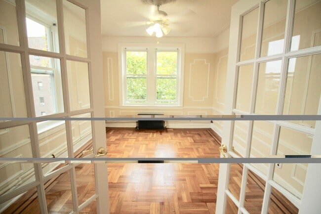Large Rooms - 202 Marine Ave Unit C2