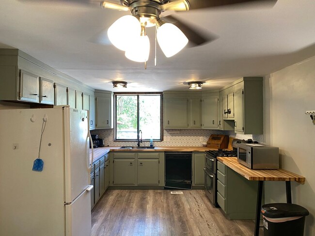 Photo - 361 Wingate Ave