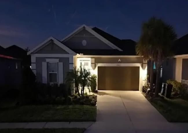 Building Photo - 10429 MacFarlane Pl