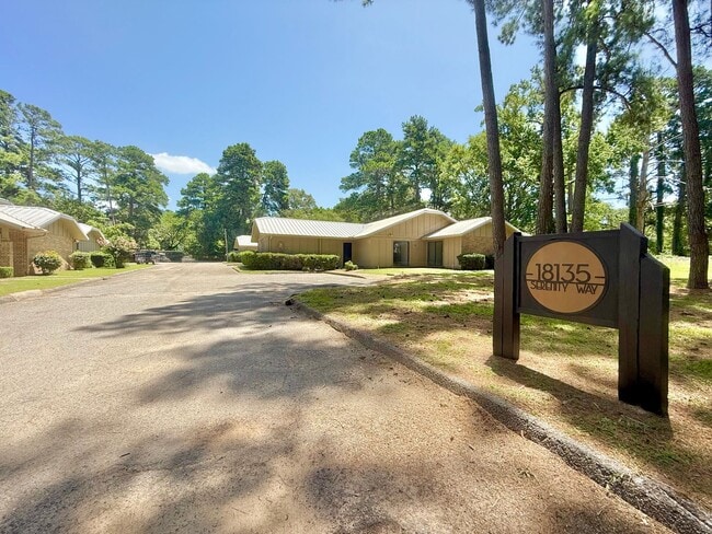Building Photo - Serenity Way Rental
