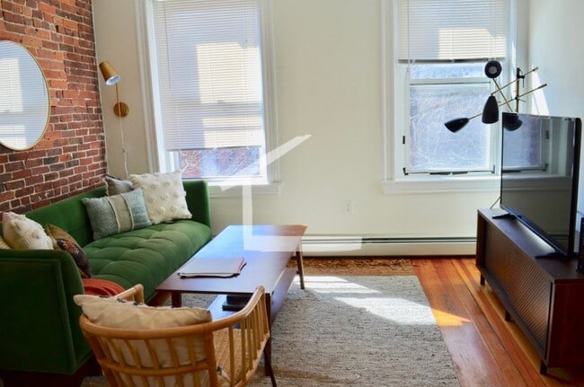 Photo - 34 E Springfield St