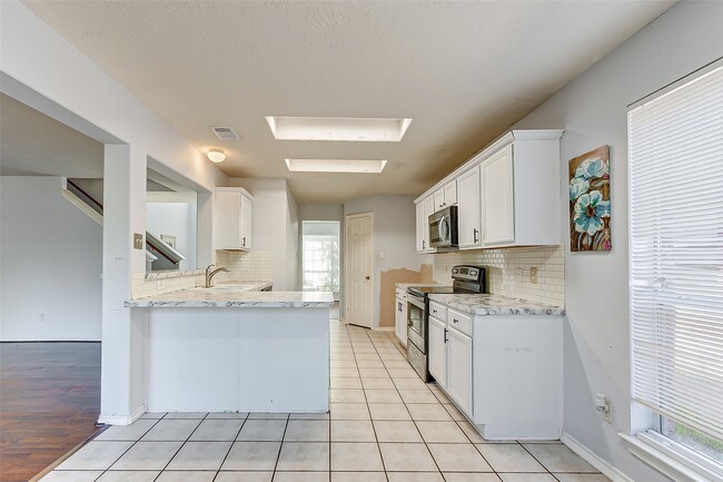 Building Photo - 7027 Atasca Creek Dr Rental