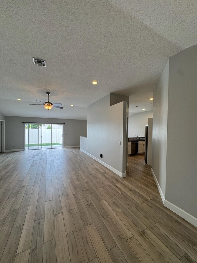 Photo - 12872 Meadowbend Dr