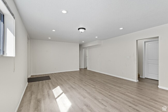Building Photo - 2748 S 1100 E Rental