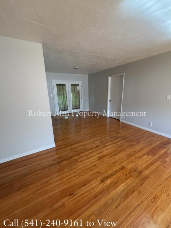 Photo - 724 SW 37th St