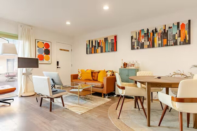 Building Photo - 3750 Stocker St Unit 209 Bachelor Suite Rental