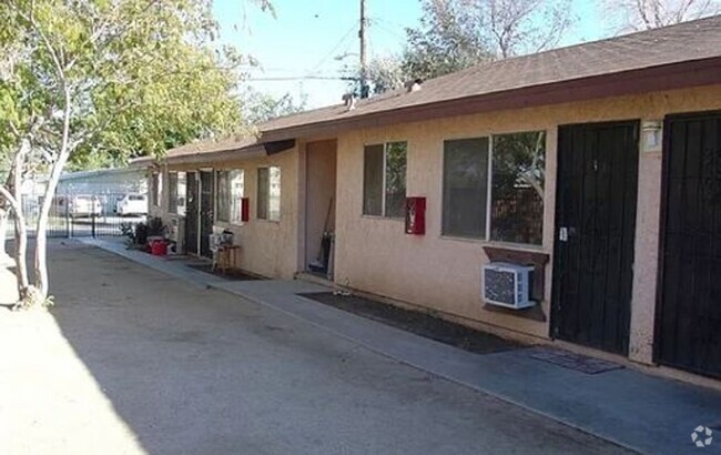Building Photo - Palmdale 1 + 1 Unit #2 Rental