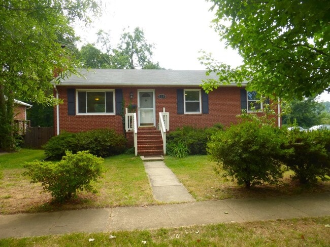 Building Photo - Beautiful 4 BR Rambler in Falls Church City