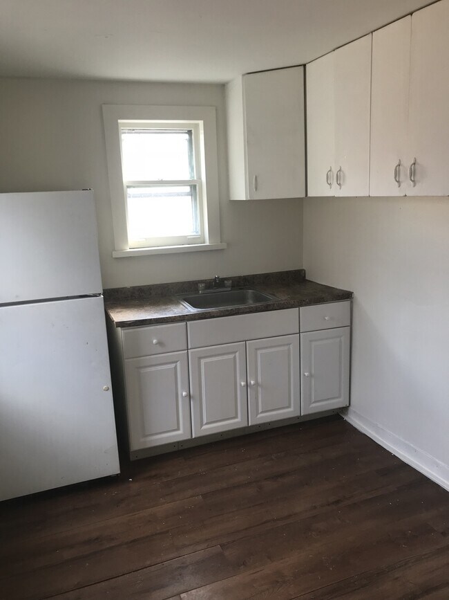 361 Elk St. $1,500 4BR 2 BR - 361 Elk St. $1,500 4BR 2 BR