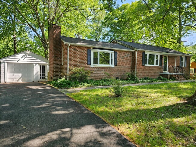 Photo - 8405 Rugby Rd