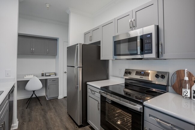 Building Photo - Avanti Rental
