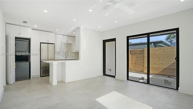 Building Photo - 1119 W Las Olas Blvd Unit 1