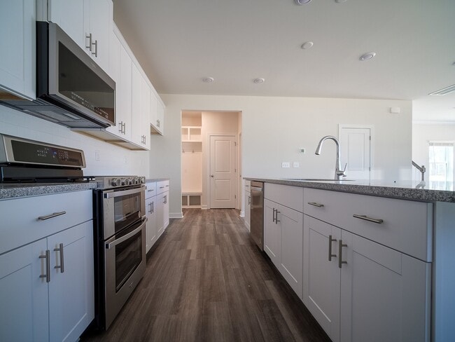 Photo - 515 Nixon Rd