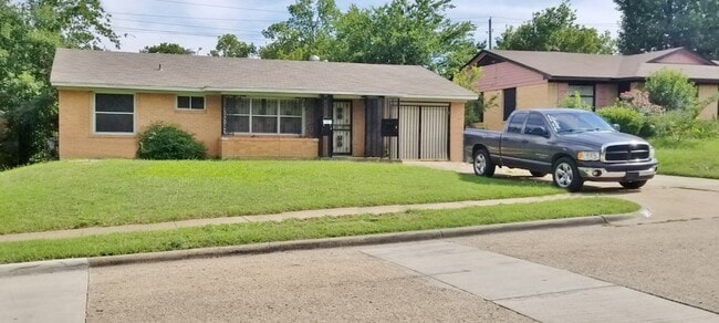 Photo - 514 Highfall Dr