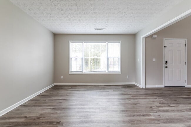 Photo - 1870 Hillspring Ln