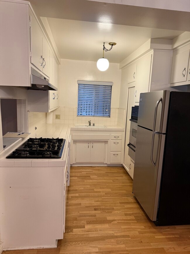 Photo - 10350 Almayo Ave