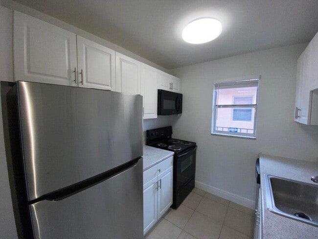 Building Photo - 550 SW 2nd Ave Unit 224 Rental