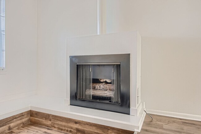 Photo - Evolve Real Estate: Available 9/15 Spaciou... Casa Adosada