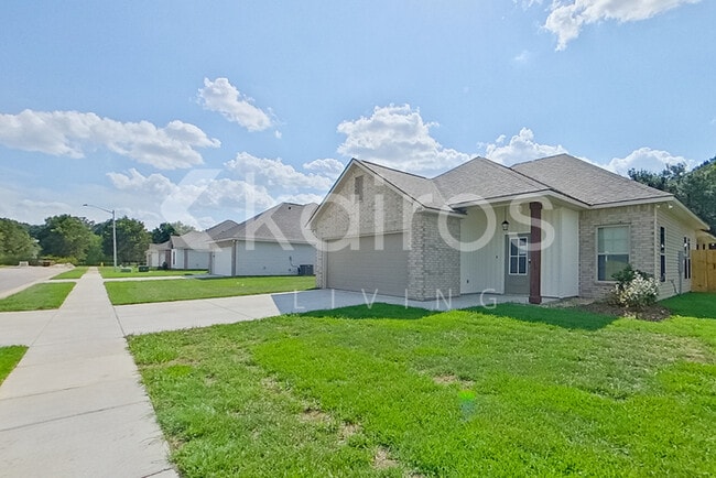 Photo - 204 Carencro St
