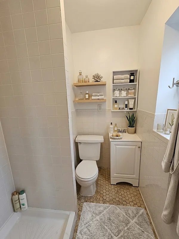 1427 York Ave Unit 0E