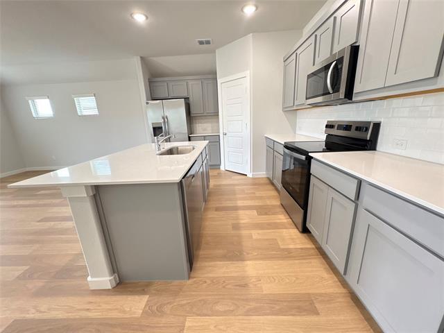 Photo - 320 Arcane St