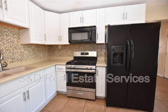 Photo - 1317 E Myrtle St