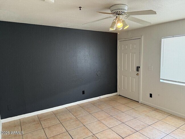 Photo - 4829 N 37th Ave