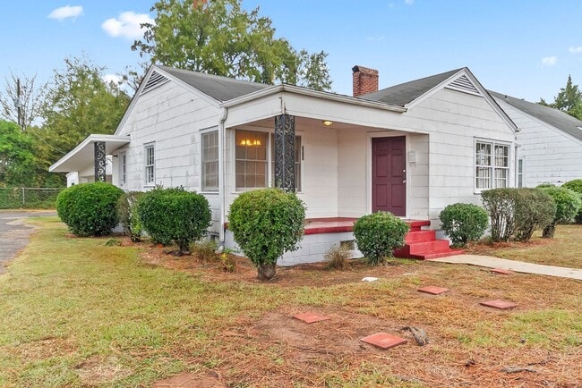 Photo - Cute 3 Bed 1 Bath House! Available Now! Call to Schedule a Tour!