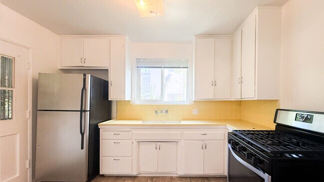 Photo - 4107 Don Tomaso Dr Unit 2