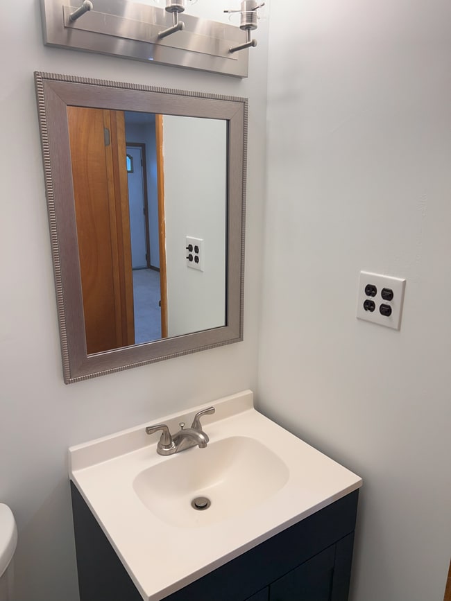 Photo - 349 E 91st St