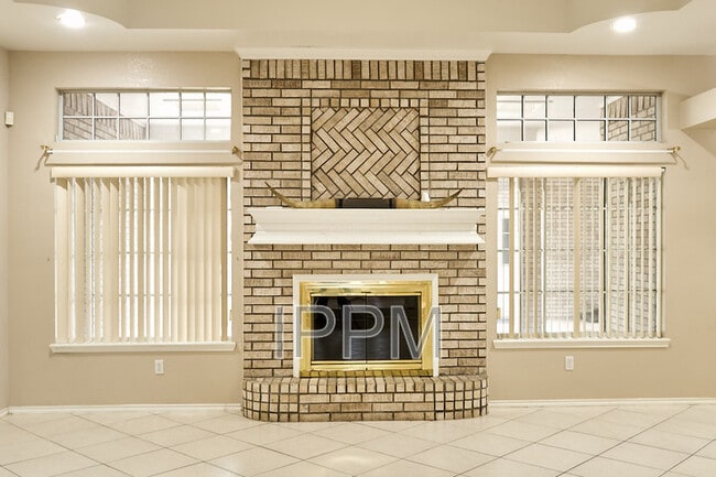 Photo - 1309 Summerfield Ln